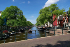 Bro över kanal Prinsengracht där kanal Prinsengracht och kanal Reguliersgracht möts, Amsterdam.