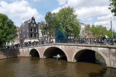 Huidenstraat-bron över kanal Keizersgracht, Amsterdam.
