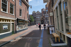 Gatuscen längs Oude Spiegelstraat, Amsterdam.