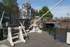 Nieuwe Haarlemmersluis, kanal Singel, Amsterdam.