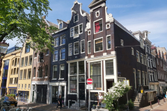 Arkitekturen längs kanal Brouwersgracht, Jordaan, Amsterdam.