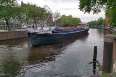 Båttrafiken i kanal Schinkel, Amsterdam.