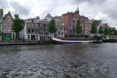 Arkitekturen längs floden Amstel, Amsterdam.