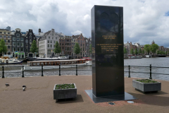 Monument to Jewish Resistance vid floden Amstel, Amsterdam.