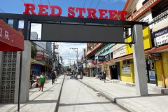 Början på Red Street vid MacArthur Hwy, Angeles City.