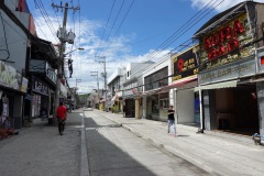 Gatuscen längs Red Street, Angeles City.