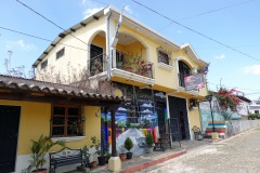 Gatuscen i mysiga Concepción de Ataco.