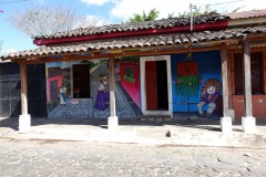 Vacker väggmålning på restaurang i centrala Concepción de Ataco.