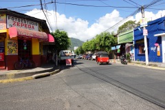 Gatuscen, Juayua.