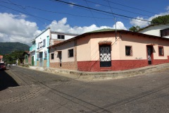Gatuscen, Juayua.