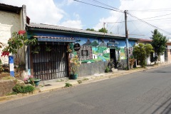 Gatuscen, Juayua.