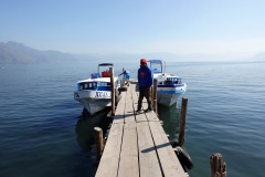 Piren för båtar till Santiago Atitlán, Lake Atitlán.