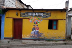 Vacker väggmålning i centrala San Juan La Laguna, Lake Atitlán.