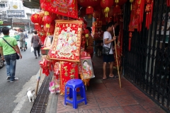 Gatuscen längs Yaowarat Road, Chinatown, Bangkok.