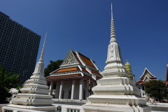 Wat Nang Chee passerades under promenaden från Wutthakat BTS station till Wat Paknam Phasi Charoen, Bangkok.