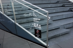 Trappan upp till högsta observatorieplattformen på 314 meter, MahaNakhon, Bangkok.