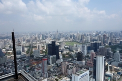 Fantastiska Bangkok från toppen av MahaNakhon.