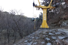 På väg med linbanan upp till den första etappen av muren,  Mutianyu Great Wall.