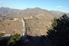 Kinesiska muren med vackra omgivningar, Mutianyu Great Wall.
