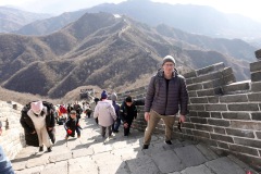 Stefan på en mycket brant del av muren, Mutianyu Great Wall.