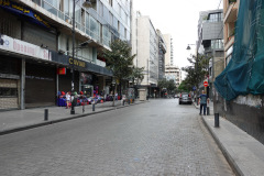 Gatuscen längs Hamra Street, Beirut.