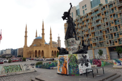 Martyr's Square med Mohammad al-Amin-moskén och Saint George Maronite Cathedral i bakgrunden, downtown Beirut.