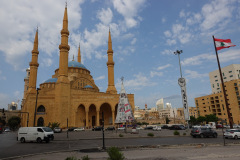 Mohammad al-Amin-moskén med Saint George Maronite Cathedral i bakgrunden, downtown Beirut.