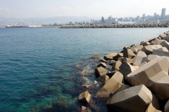 Utsikten över Beiruts hamn från den ostligaste delen av Beiruts Corniche.