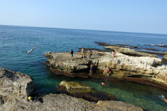 Bad nedanför Beirut Corniche, Beirut.