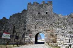 Huvudentrén till Berat Castle, Berat.