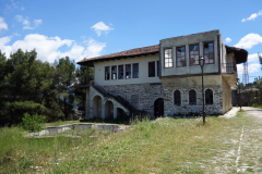 Övergiven ortodox kyrka Berat Castle, Berat.