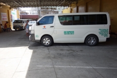 Minibussar på företaget Duptours, downtown Tacloban.