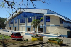 Kawayan har ett rejält evakueringscenter.