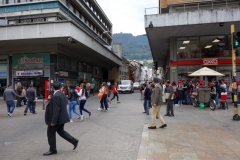 Gatuscen längs Carrera 7, La Candelaria, Bogotá.