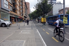 Gatuscen längs Avenida Caracas, Bogotá.