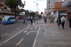 Gatuscen längs Avenida Caracas, Bogotá.