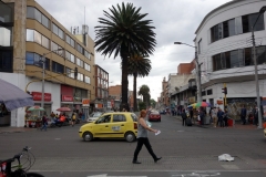 Gatuscen någonstans i norra Bogotá.