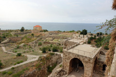Utsikt från Korsfararslottet mot Othman Al Housami House, Byblos.