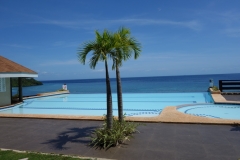 En av två pooler på Santiago Bay Garden & Resort, Pacijan.