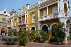 Fantastiskt vacker byggnad vid Plaza San Pedro Claver, Cartagena.