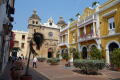 Makalös arkitektur vid Plaza San Pedro Claver, Cartagena.