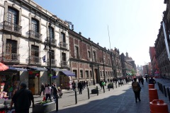 Arkitekturen längs gatan Moneda, Centro Histórico, Mexico City.