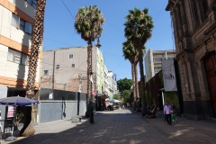 Scen längs trevliga gågatan Regina, Centro Histórico, Mexico City.