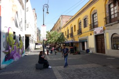 Scen längs trevliga gågatan Regina, Centro Histórico, Mexico City.
