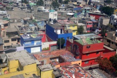 Utsikten från världens längsta (10,55 km) linbana för kollektivtrafik, linje 2 mellan Constitución de 1917 och Santa Marta, Mexico City.