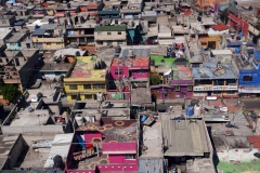 Utsikten från världens längsta (10,55 km) linbana för kollektivtrafik, linje 2 mellan Constitución de 1917 och Santa Marta, Mexico City.