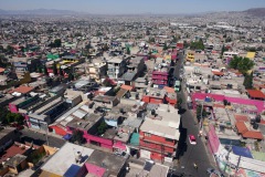 Utsikten från världens längsta (10,55 km) linbana för kollektivtrafik, linje 2 mellan Constitución de 1917 och Santa Marta, Mexico City.