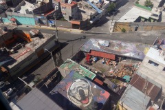 Utsikten från världens längsta (10,55 km) linbana för kollektivtrafik, linje 2 mellan Constitución de 1917 och Santa Marta, Mexico City.