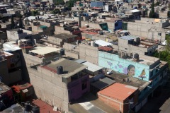 Utsikten från världens längsta (10,55 km) linbana för kollektivtrafik, linje 2 mellan Constitución de 1917 och Santa Marta, Mexico City.