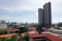 Foto från taket på NS Royal Hotel över Cebu City.